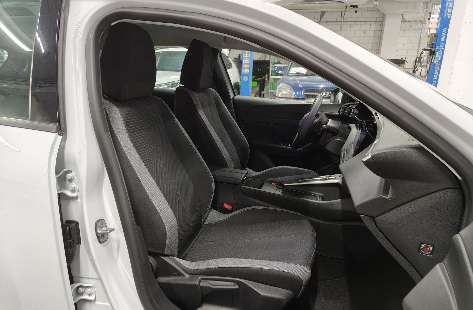 Peugeot 308 PureTech 130 Active Pack EAT8 - foto 19