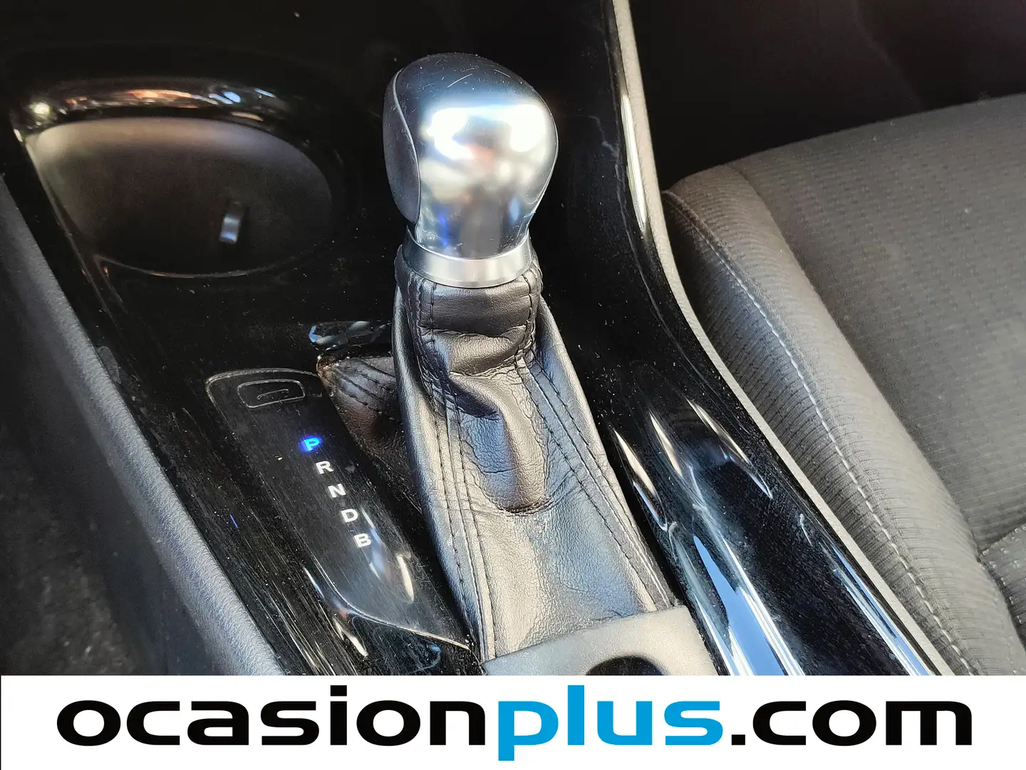 Foto Toyota C-HR Toyota C-HR 1.8 125H Advance (122 CV)