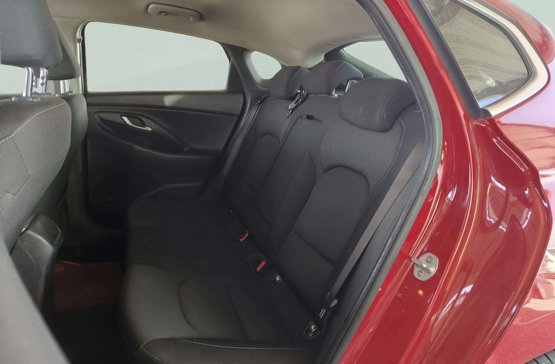 Hyundai i30 1.6 CRDi Tecno Fastback - foto 13