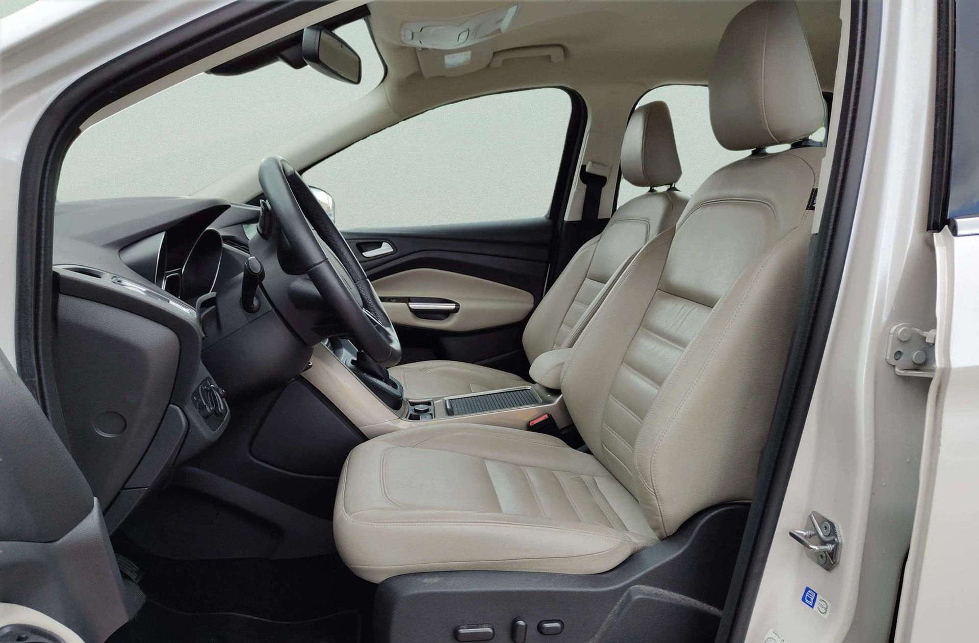 Ford Kuga 1.5 EcoBoost Titanium 4x4 - foto 14