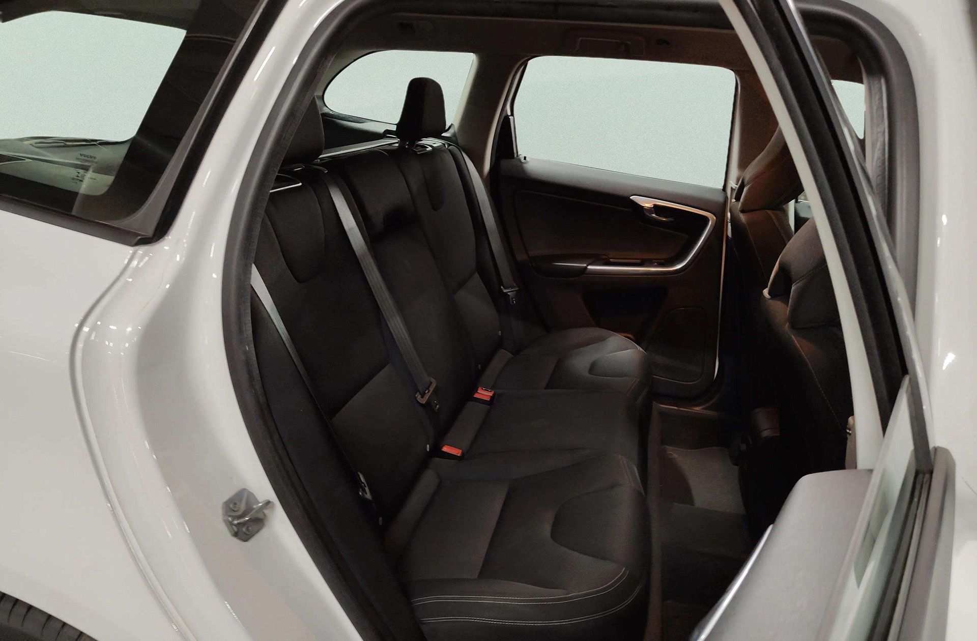 Volvo XC60 D3 Kinetic - foto 15