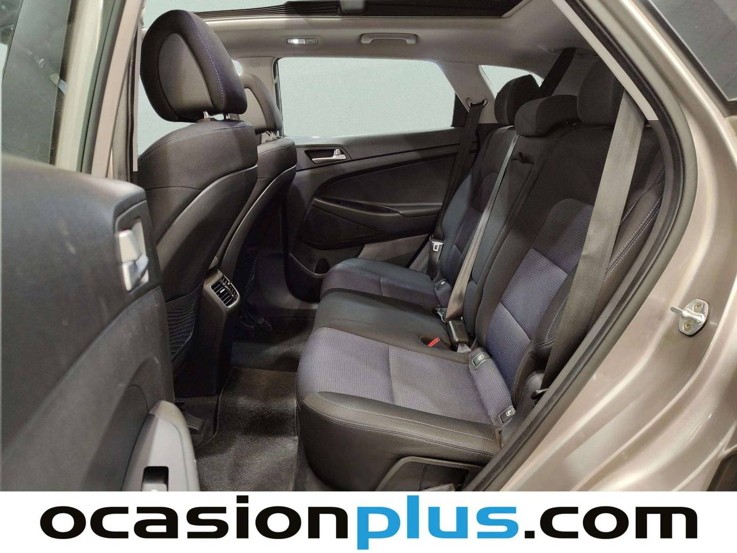 Foto asientos traseros Hyundai Tucson Hyundai Tucson 1.7 CRDI BlueDrive Link Sky 4x2 (115 CV)
