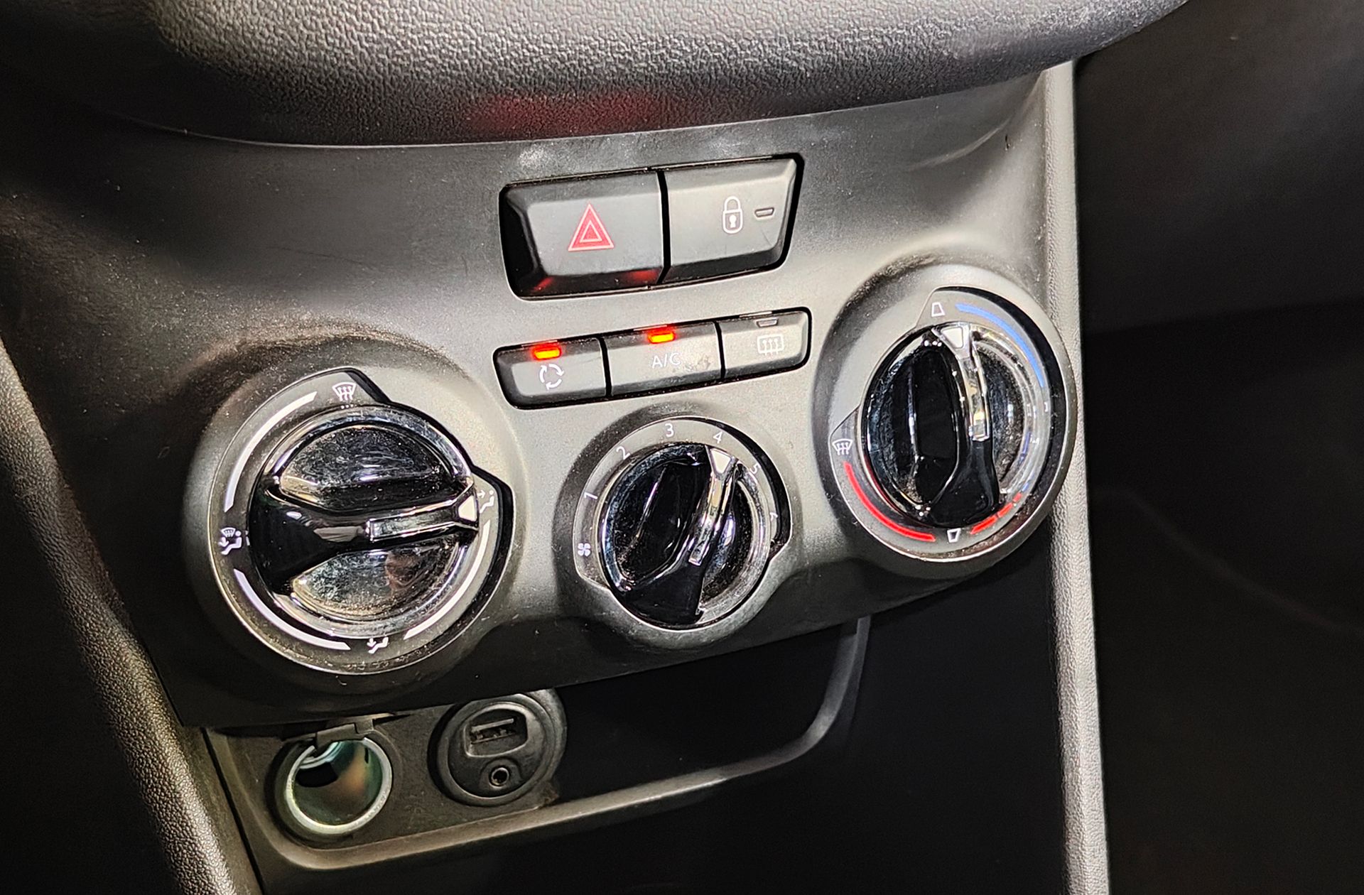 Peugeot 208 1.6 e-HDI Active - foto 28