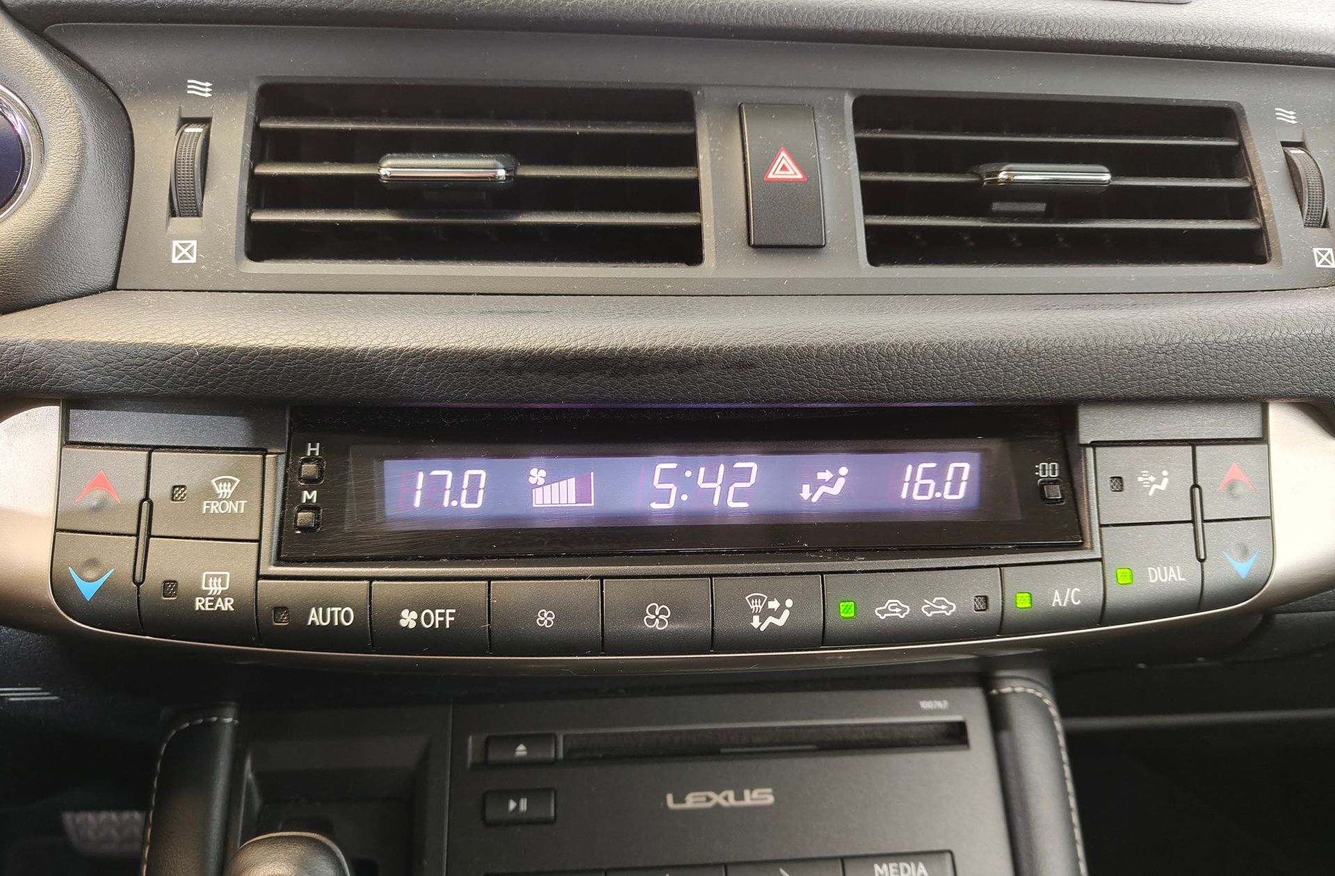 Lexus CT 200h Executive - foto 31