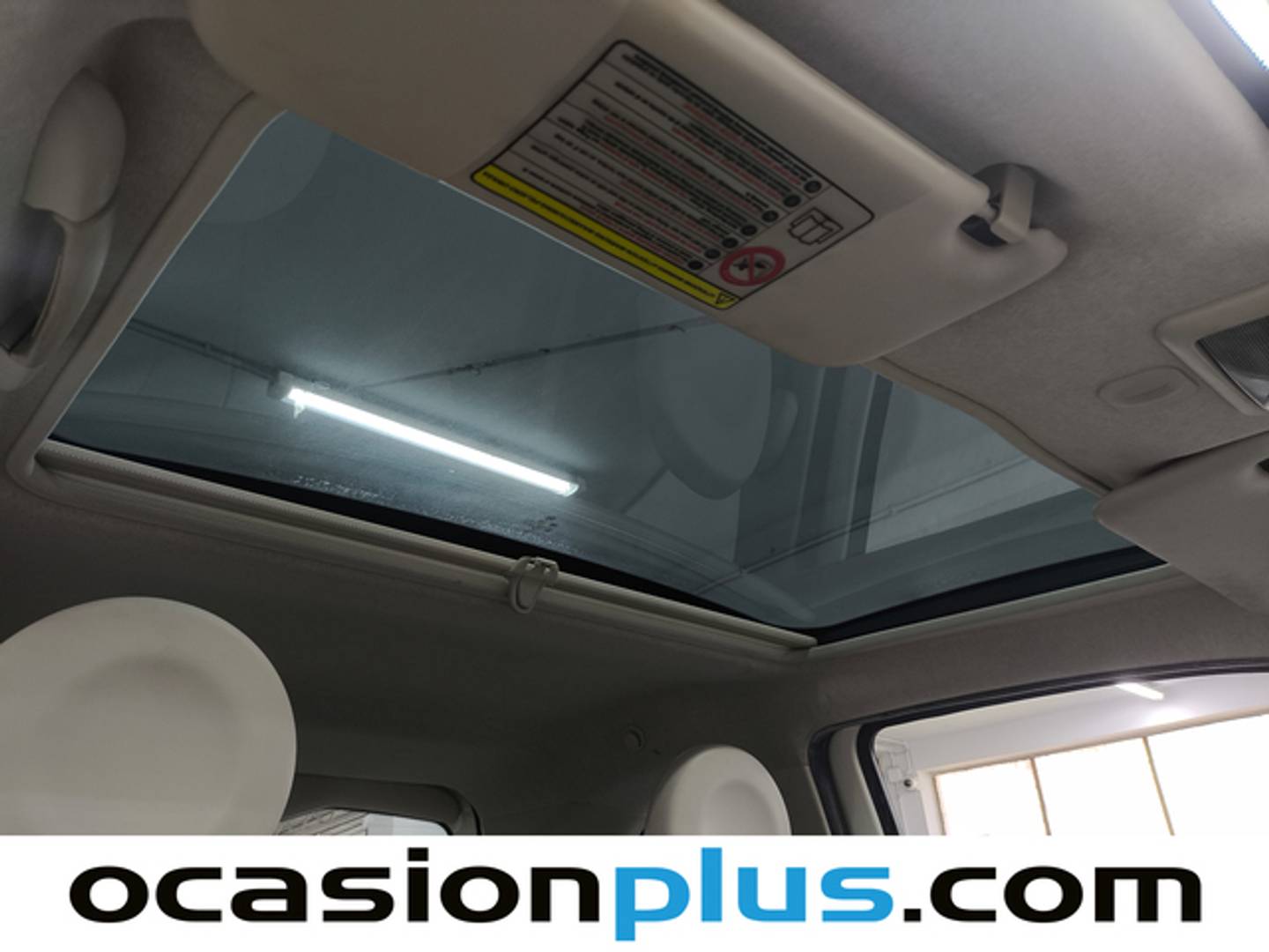 Extras y acabados del Fiat 500 Fiat 500 1.2 8v Lounge (69 CV)