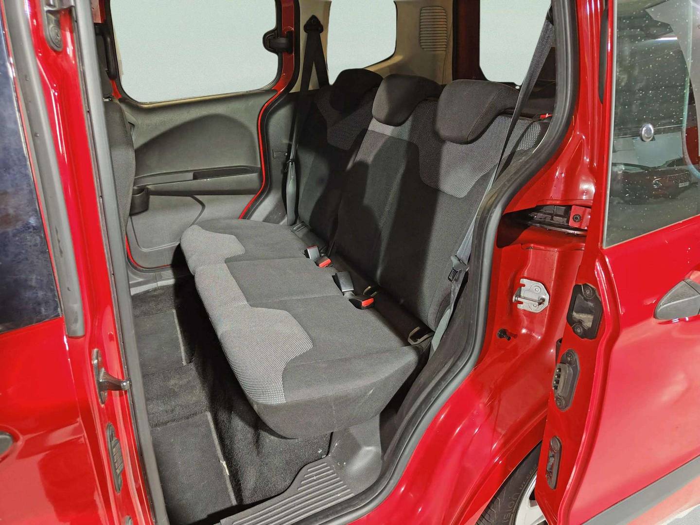 Foto asientos traseros Ford Tourneo Courier Ford Tourneo Courier 1.0 EcoBoost (100 CV)