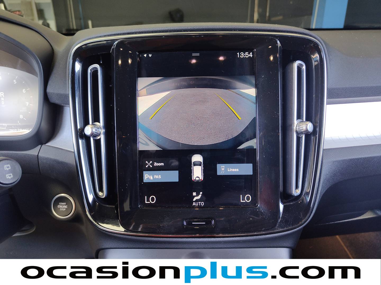 Equipamiento del Volvo XC40 Volvo XC40 T2 Momentum Pro Auto (129 CV)