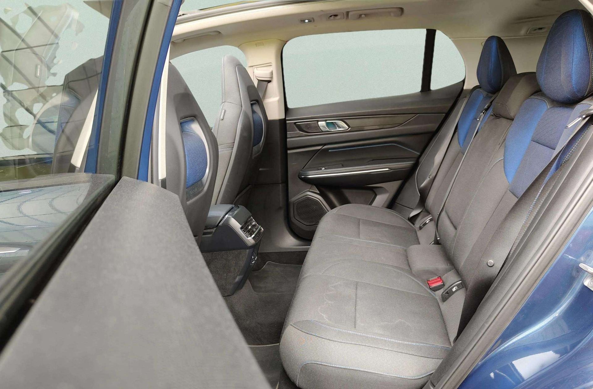 Lynk & Co 01 1.5 PHEV - foto 15
