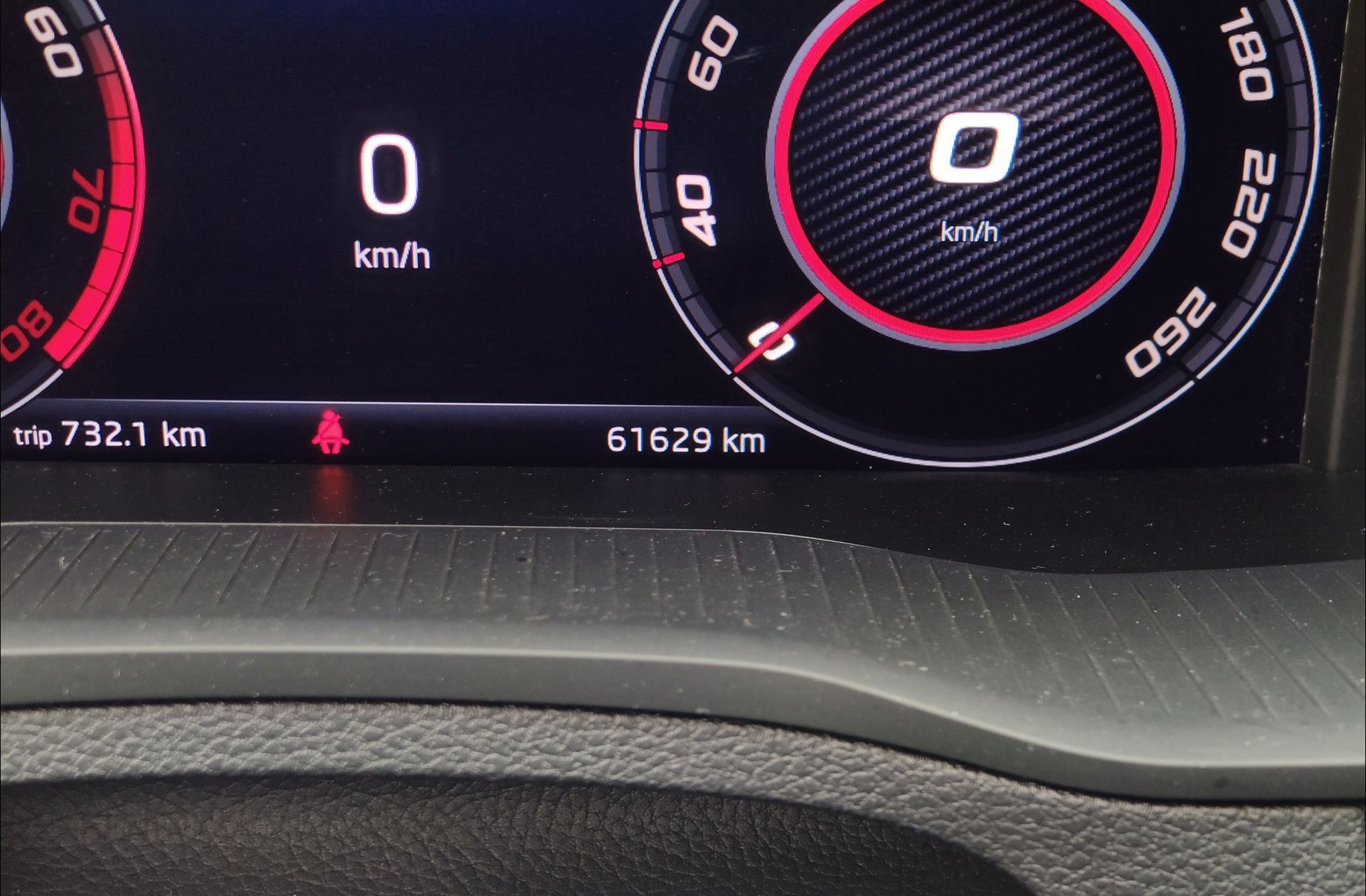 Škoda Karoq 1.5 TSI ACT Sportline - foto 12