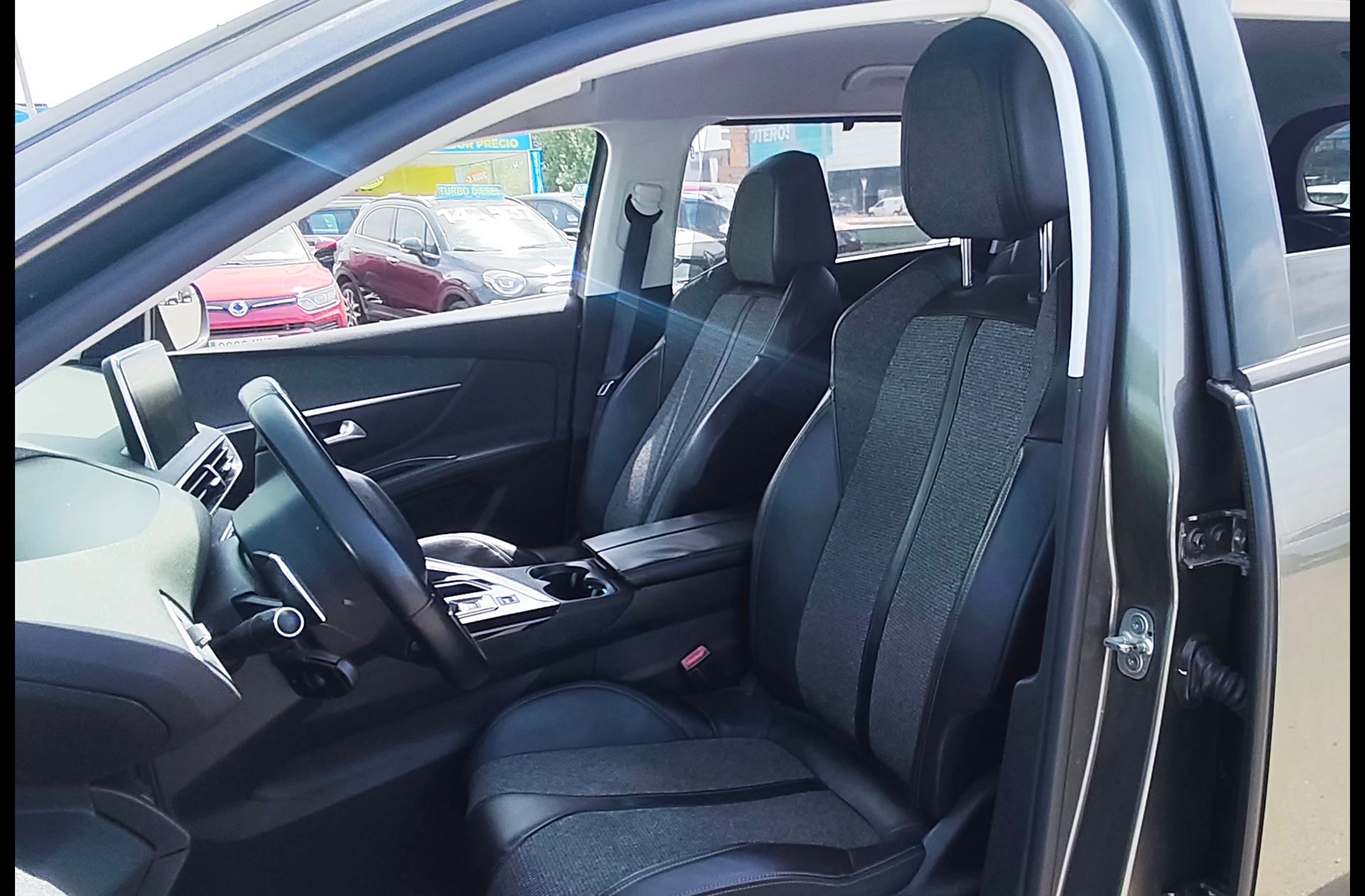 Peugeot 5008 BlueHDi 130 Allure EAT8 7 plazas - foto 12