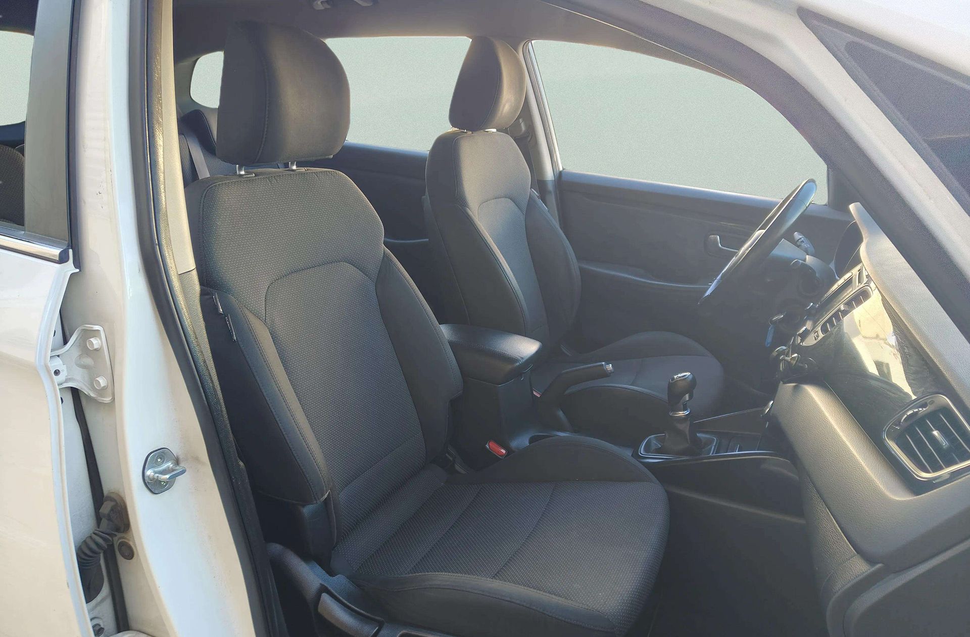 Kia Carens 1.6 GDi Eco-Dynamic x-Tech - foto 17
