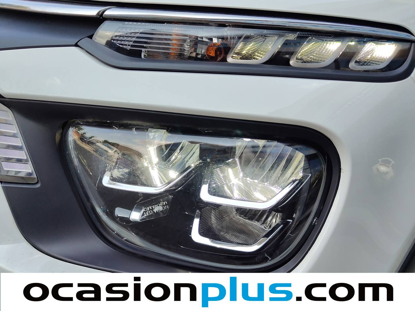 Extras y acabados del Citroën C3 Citroën C3 BlueHDi 100 S&S Live Pack (100 CV)