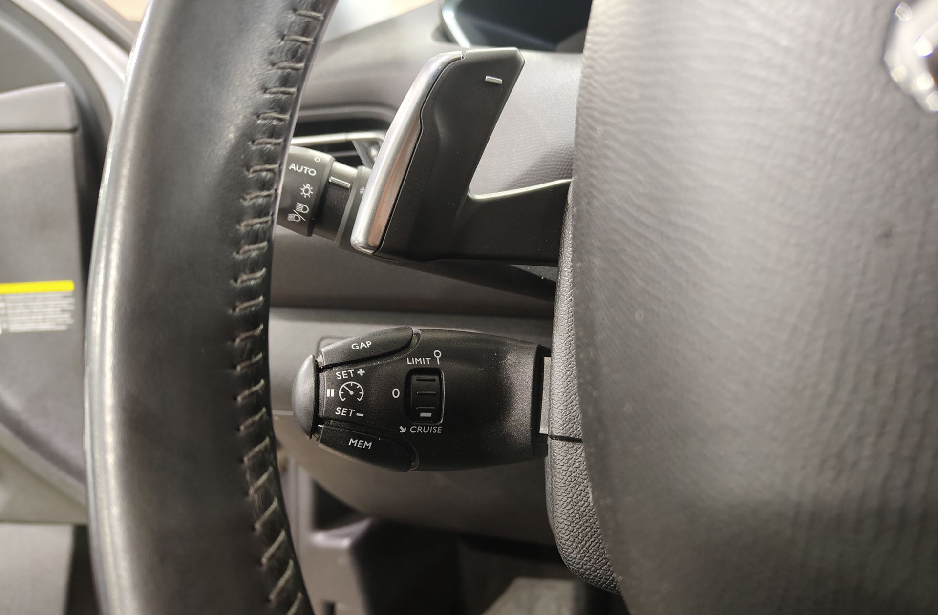 Peugeot 308 PureTech 130 Allure Pack EAT8 - foto 33