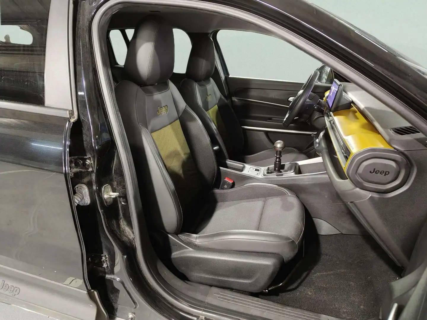 Foto Jeep Avenger Jeep Avenger 1.2 G Summit (100 CV)