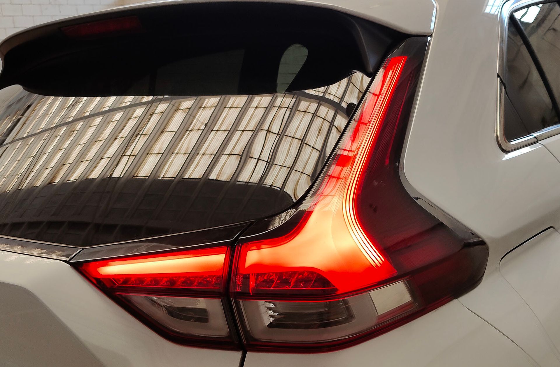 Mitsubishi Eclipse Cross 2.4 PHEV Kaiteki 4WD - foto 21