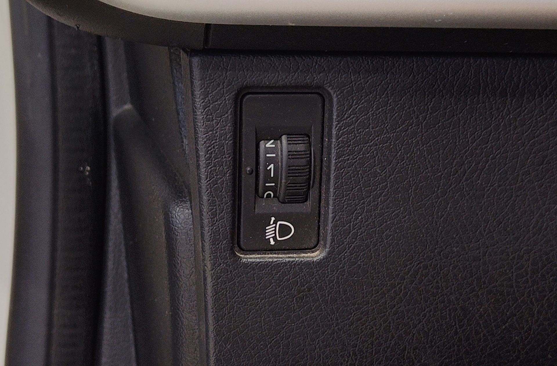 Peugeot 207 1.4 HDi FAP - foto 17