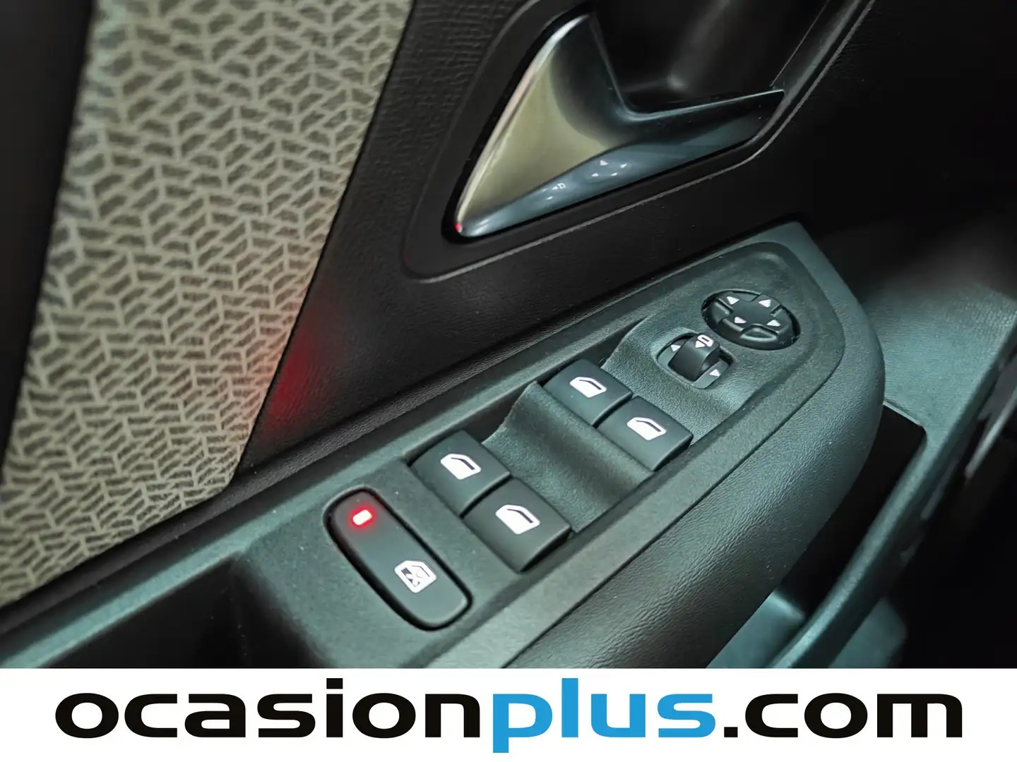 Foto Citroën C4 X Citroen C4 X PureTech 130 S&S Plus EAT8 (131 CV)