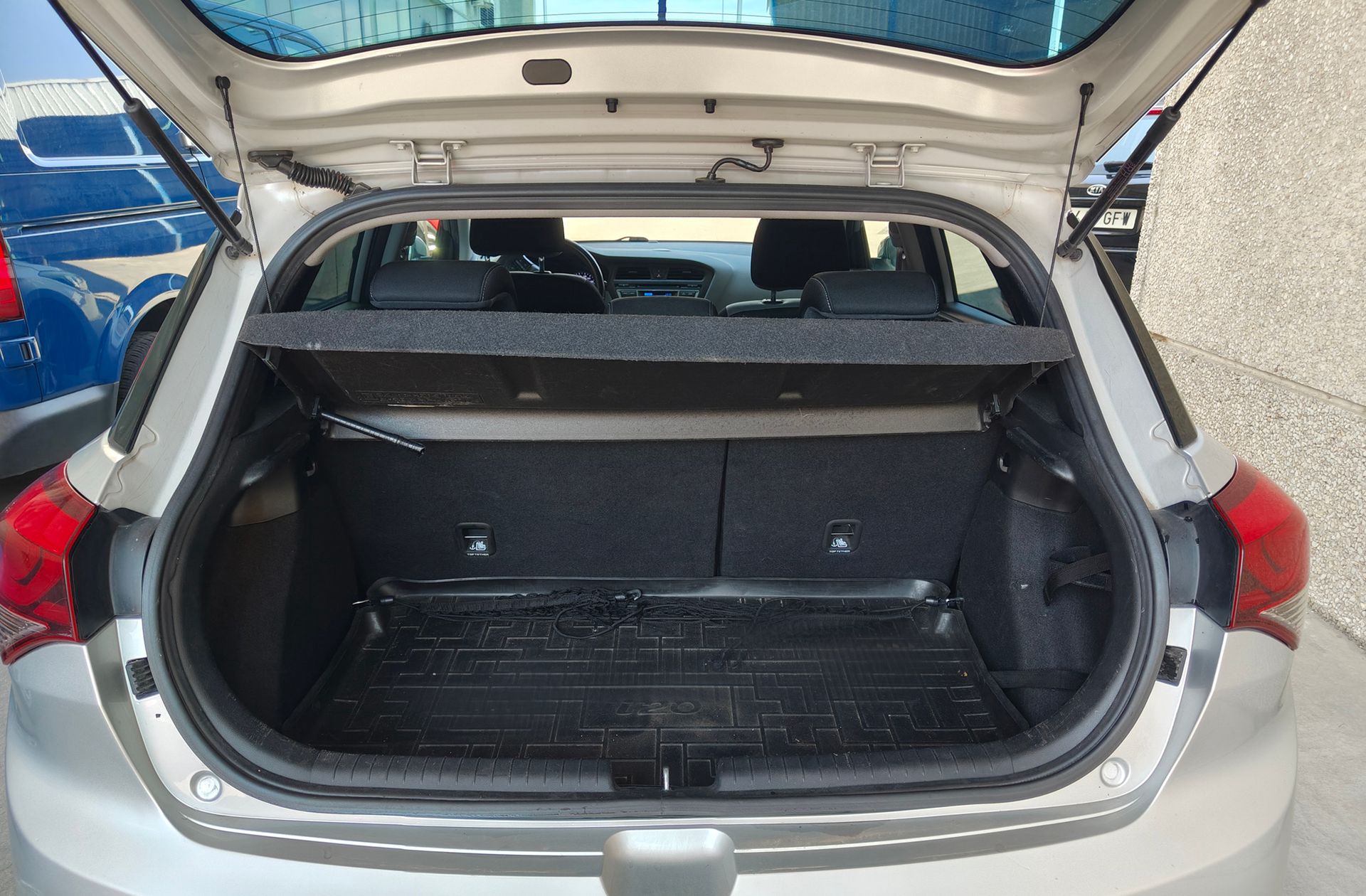 Hyundai i20 1.4 MPI Tecno - foto 12