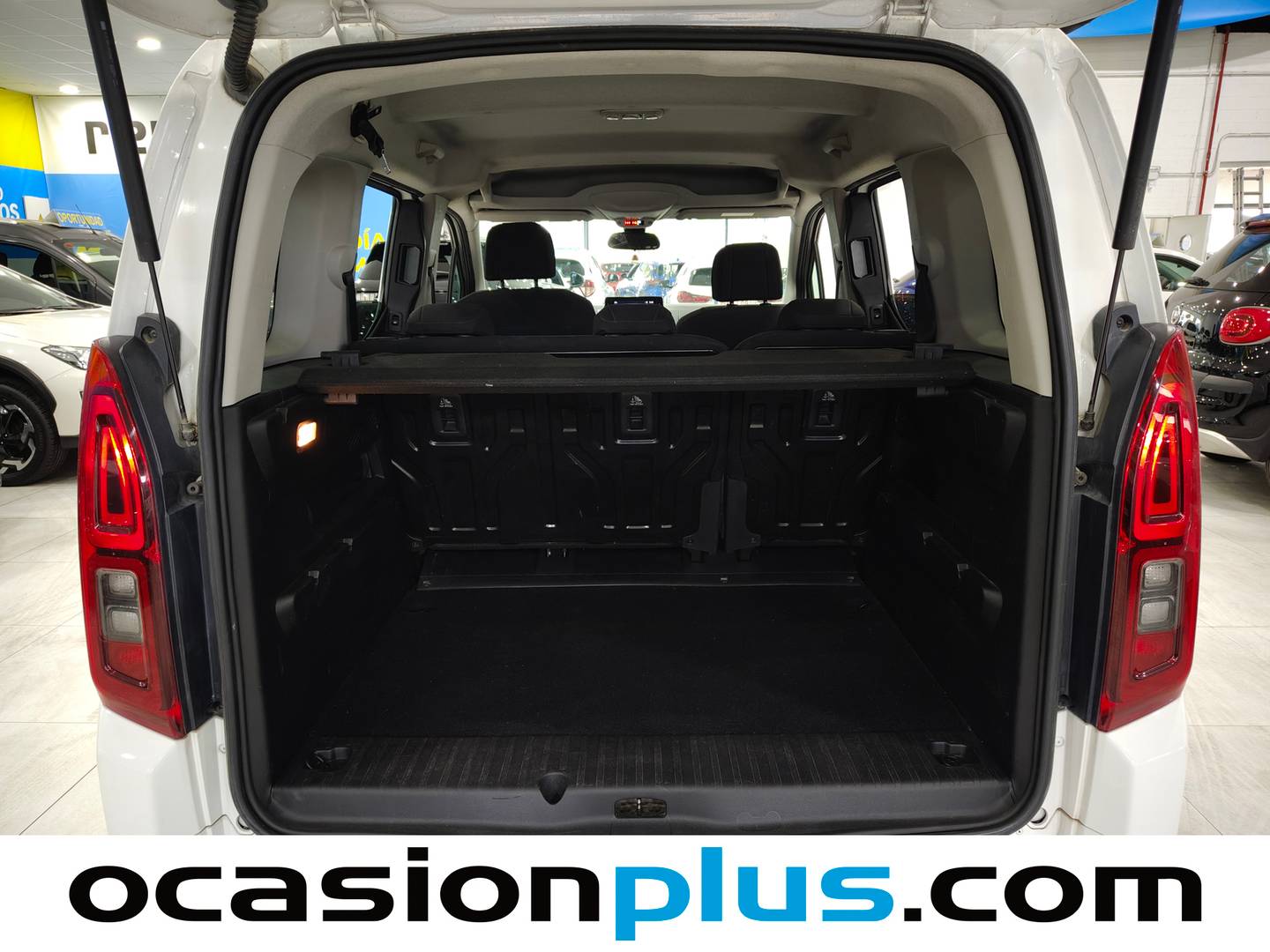 Fotos maletero Opel Combo Life Opel Combo Life 1.2 Turbo S&S Selective L (110 CV)