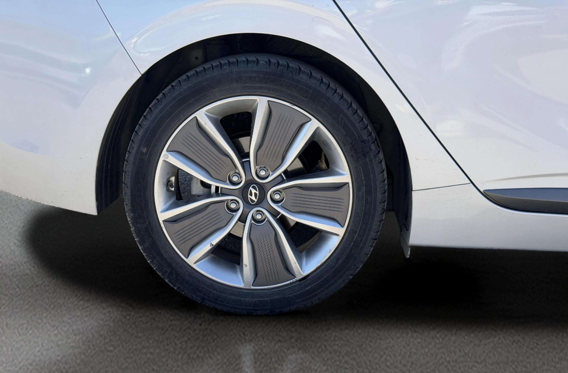 Hyundai Ioniq 1.6 GDI HEV Tecno DT - foto 32