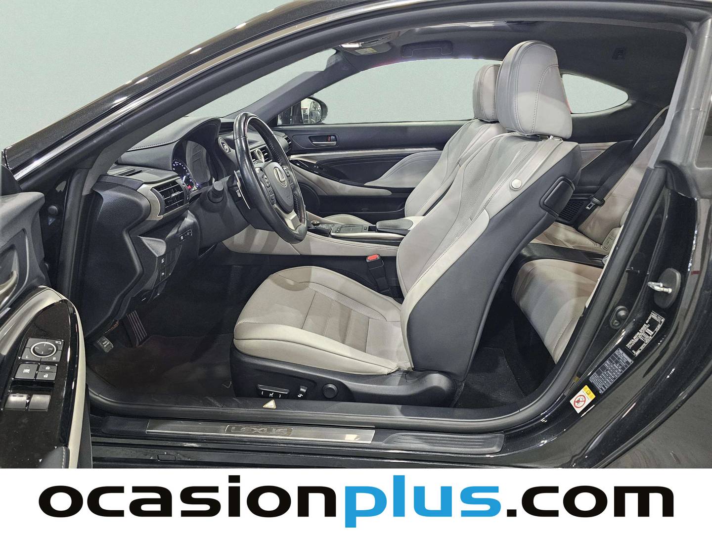 Foto asientos delanteros Lexus RC Lexus RC 300h Executive Navigation (223 CV)