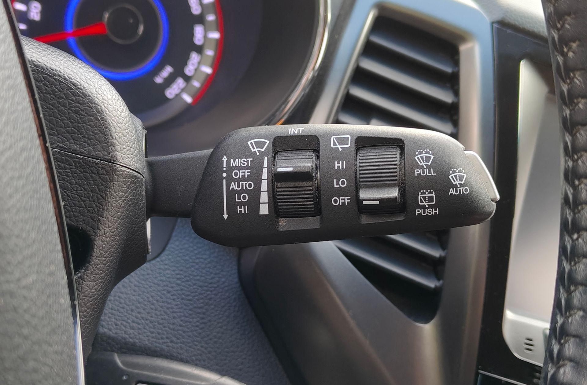 SsangYong XLV D16T Limited - foto 28