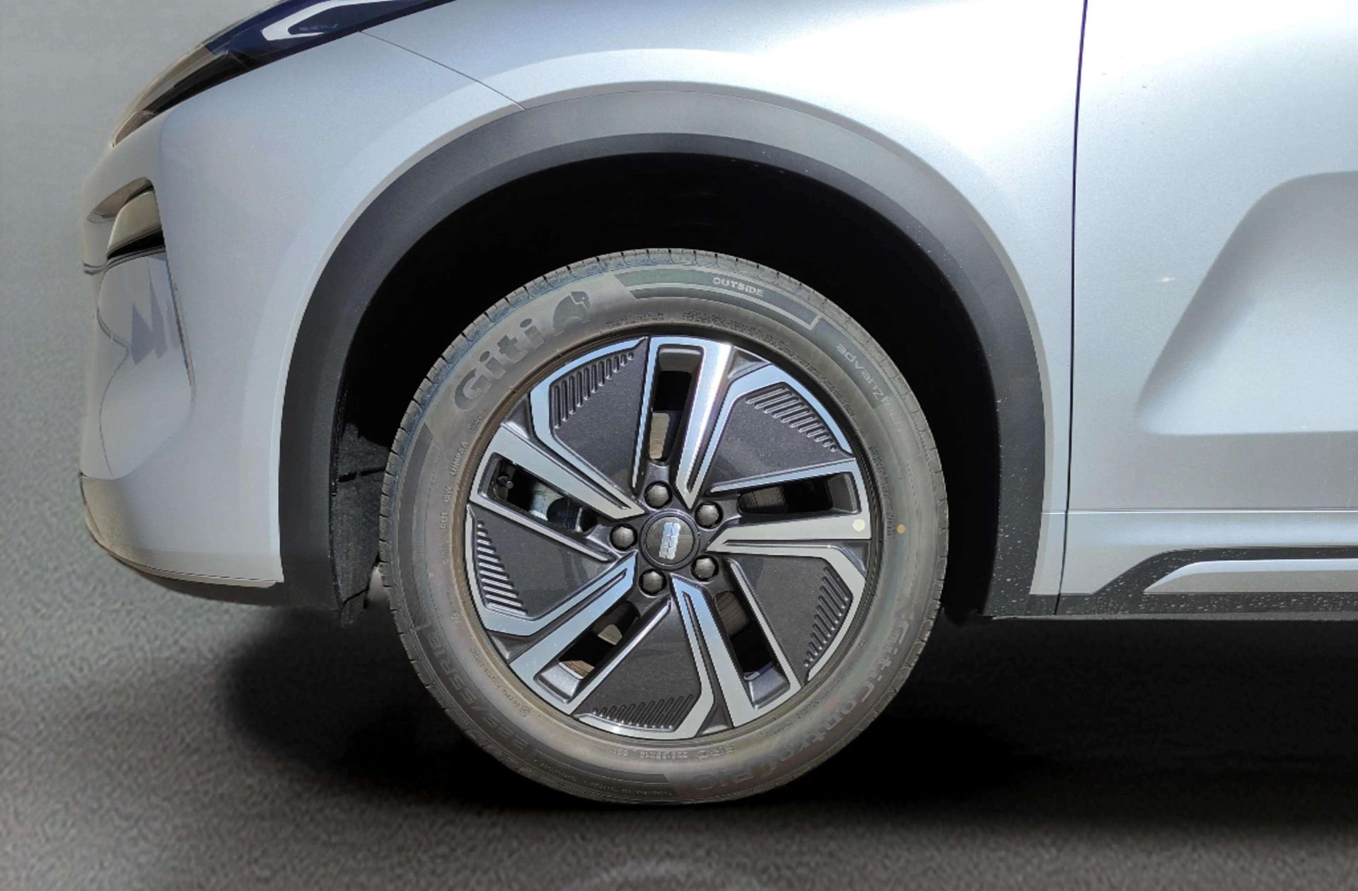 Geely Starray EM-i 1.5 PHEV Pro - foto 35
