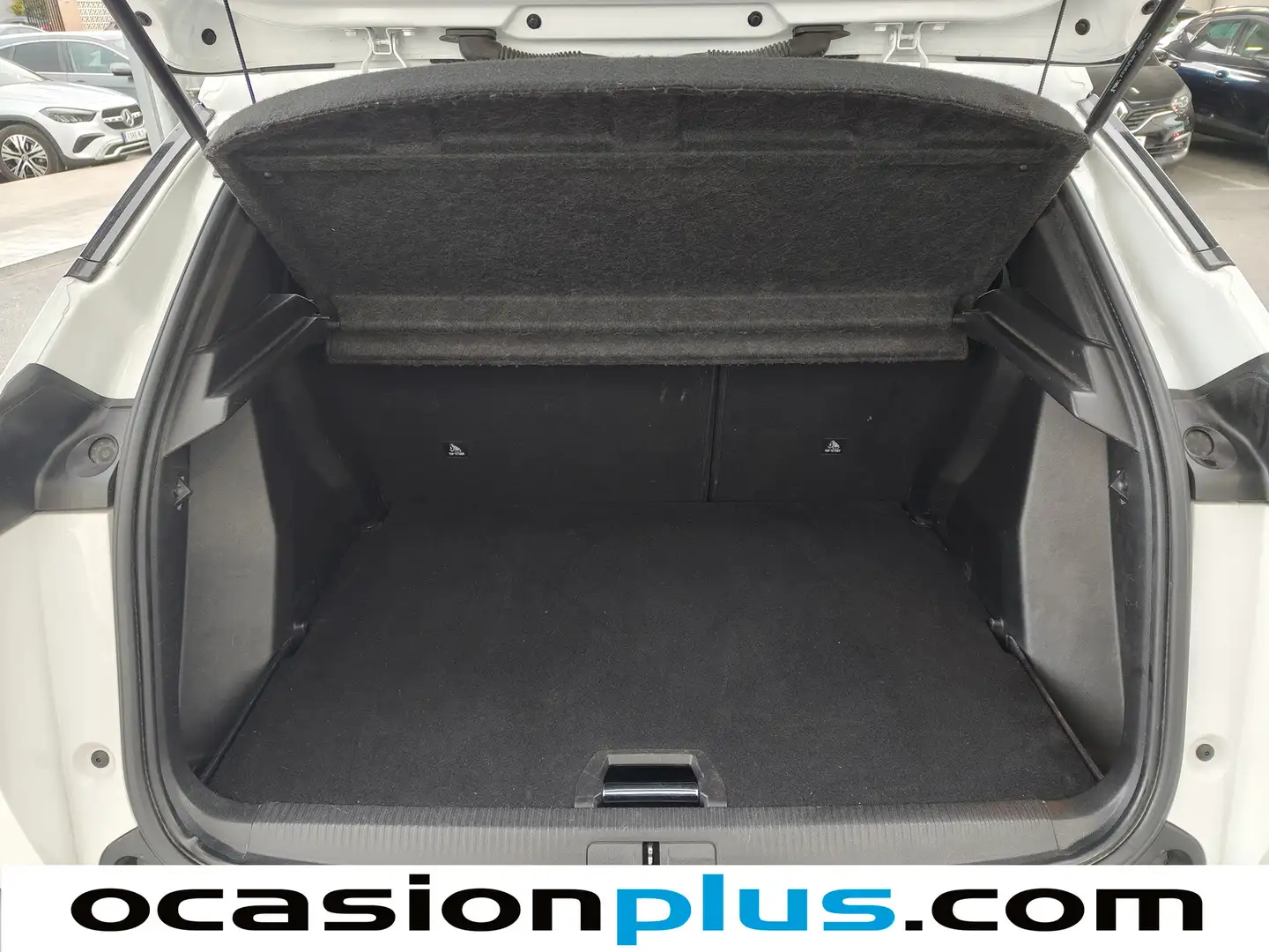 Foto Peugeot 2008 Peugeot 2008 PureTech 130 S&S Allure Pack (130 CV)