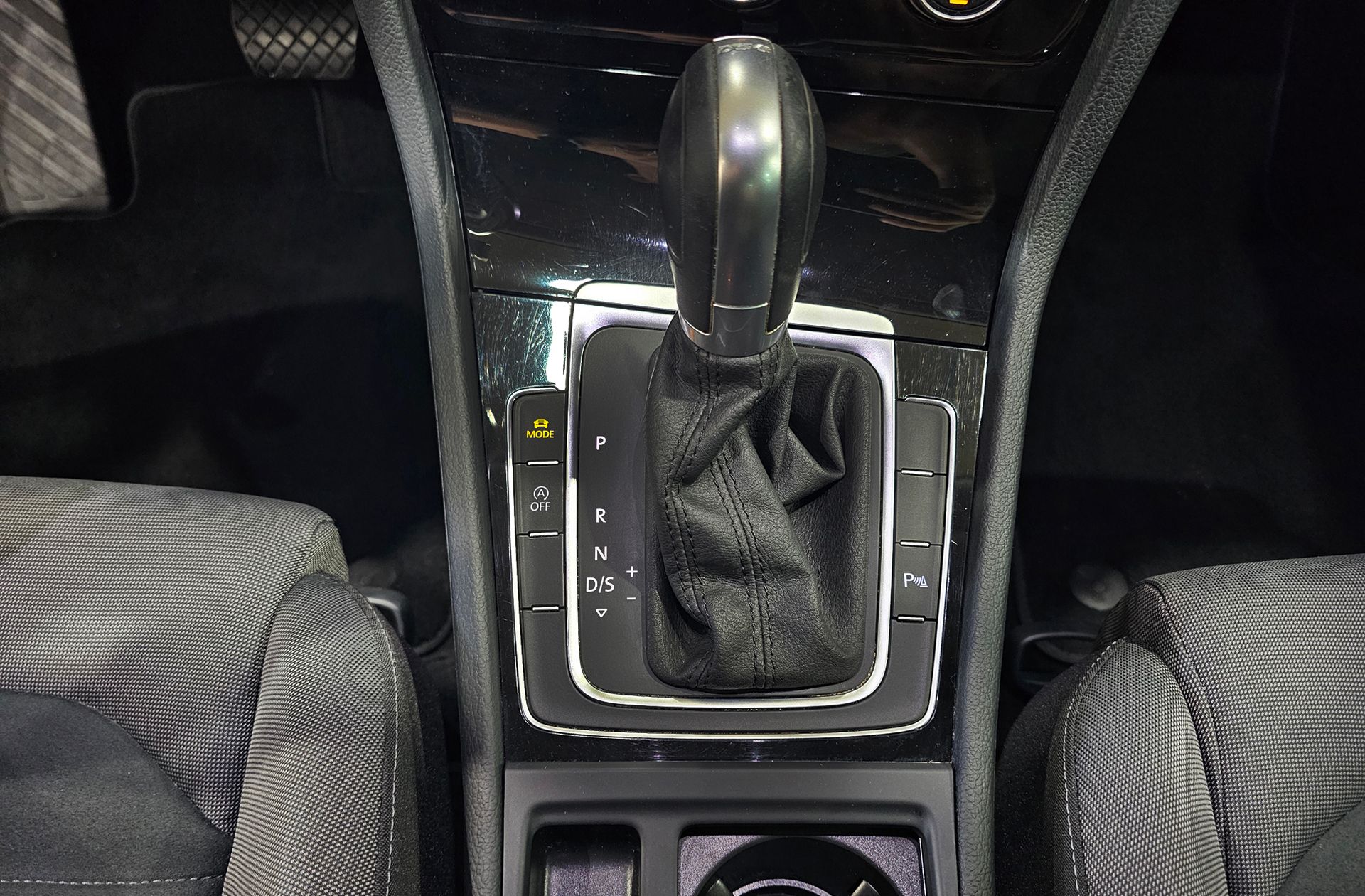 Volkswagen Golf Sport 2.0 TDI DSG - foto 5