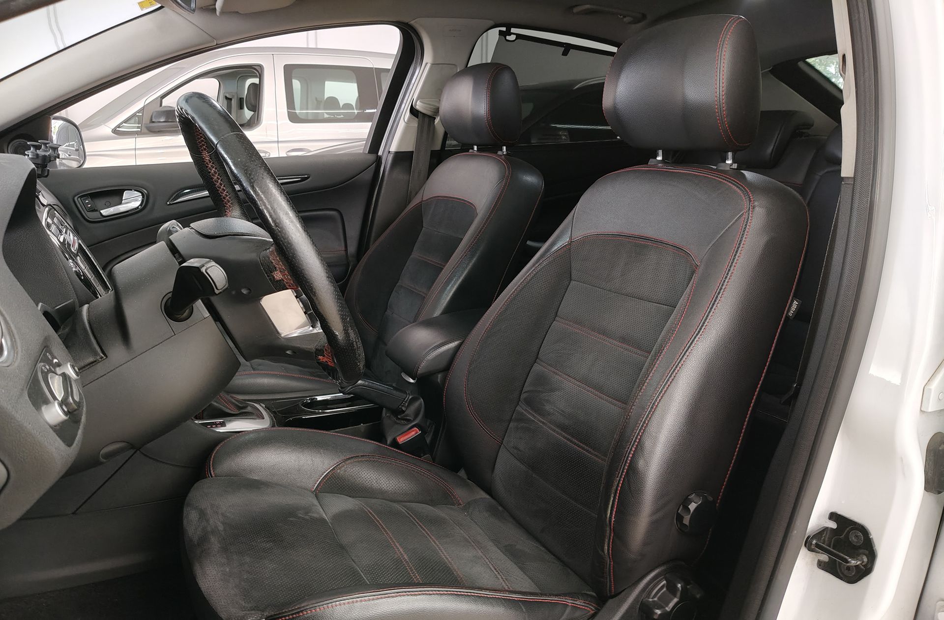 Ford Mondeo 2.0 EcoBoost 203 Titanium S Powershift - foto 11
