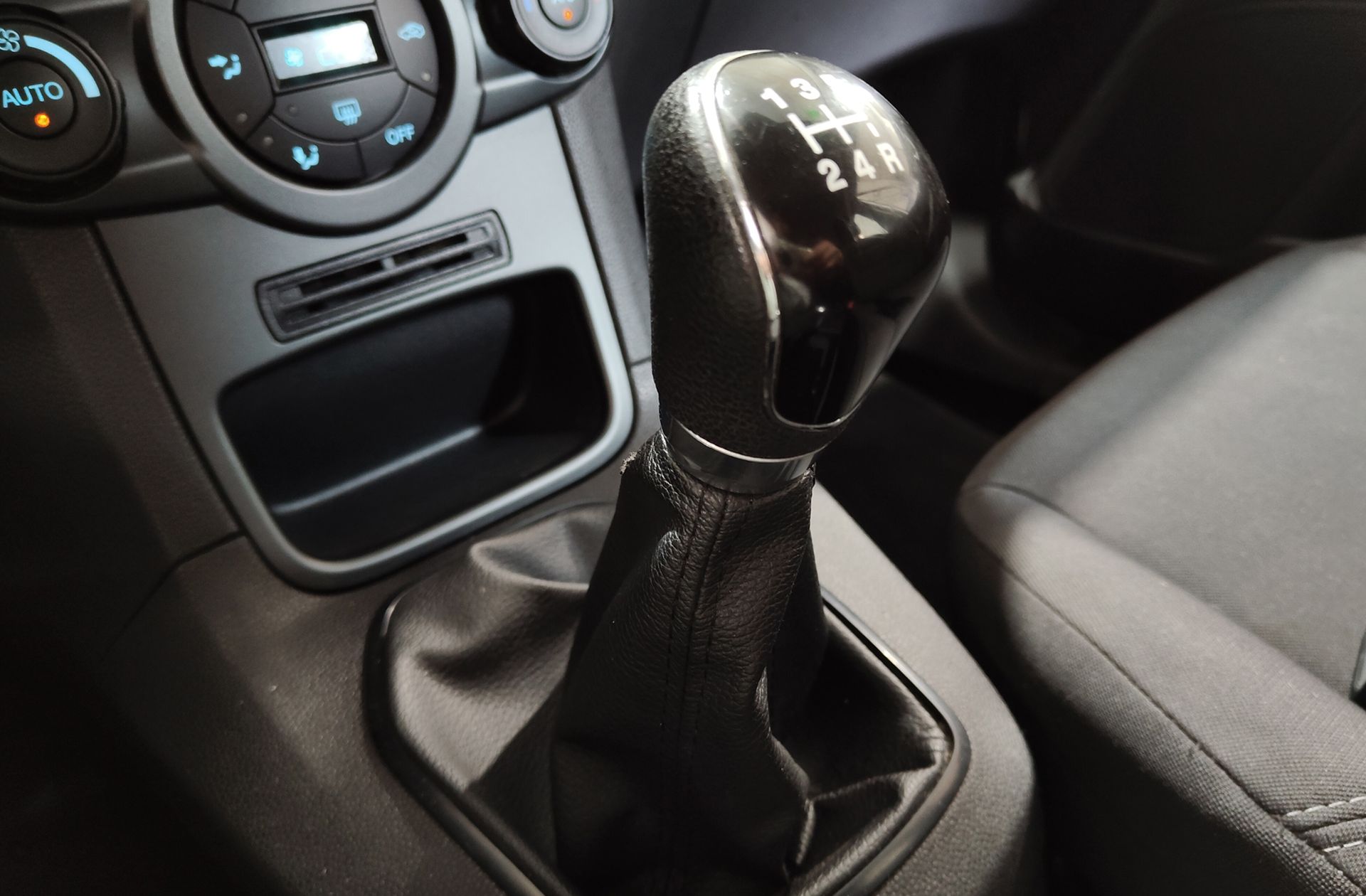 Ford Fiesta 1.0 EcoBoost Trend - foto 5