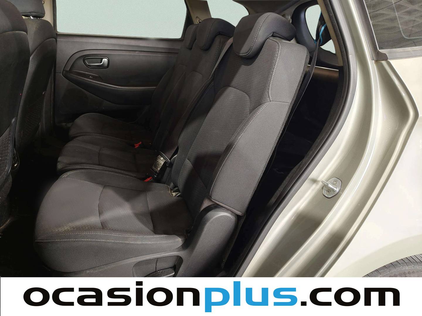 Foto asientos traseros KIA Carens KIA Carens 1.7 CRDi VGT Concept Eco-Dynamics (115 CV)