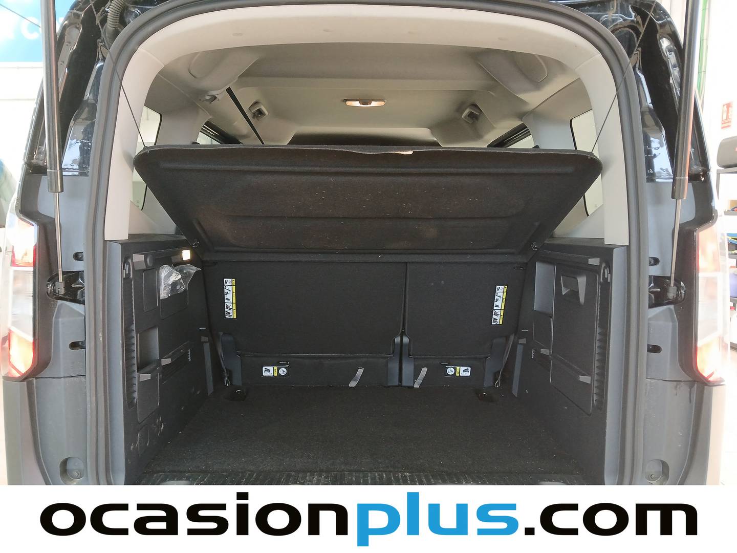 Fotos maletero Ford Tourneo Courier Ford Tourneo Courier 1.0 Ecoboost Active (125 CV)