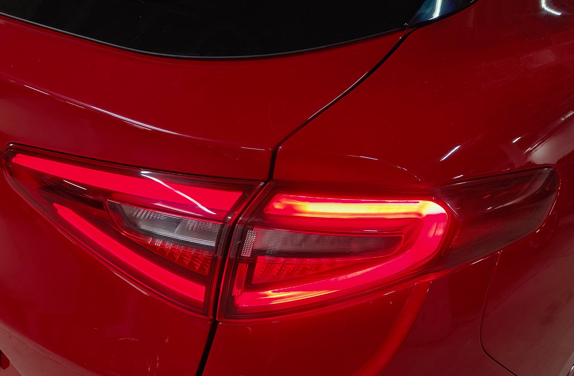 Alfa Romeo Stelvio 2.0 Gasolina Executive AWD - foto 18