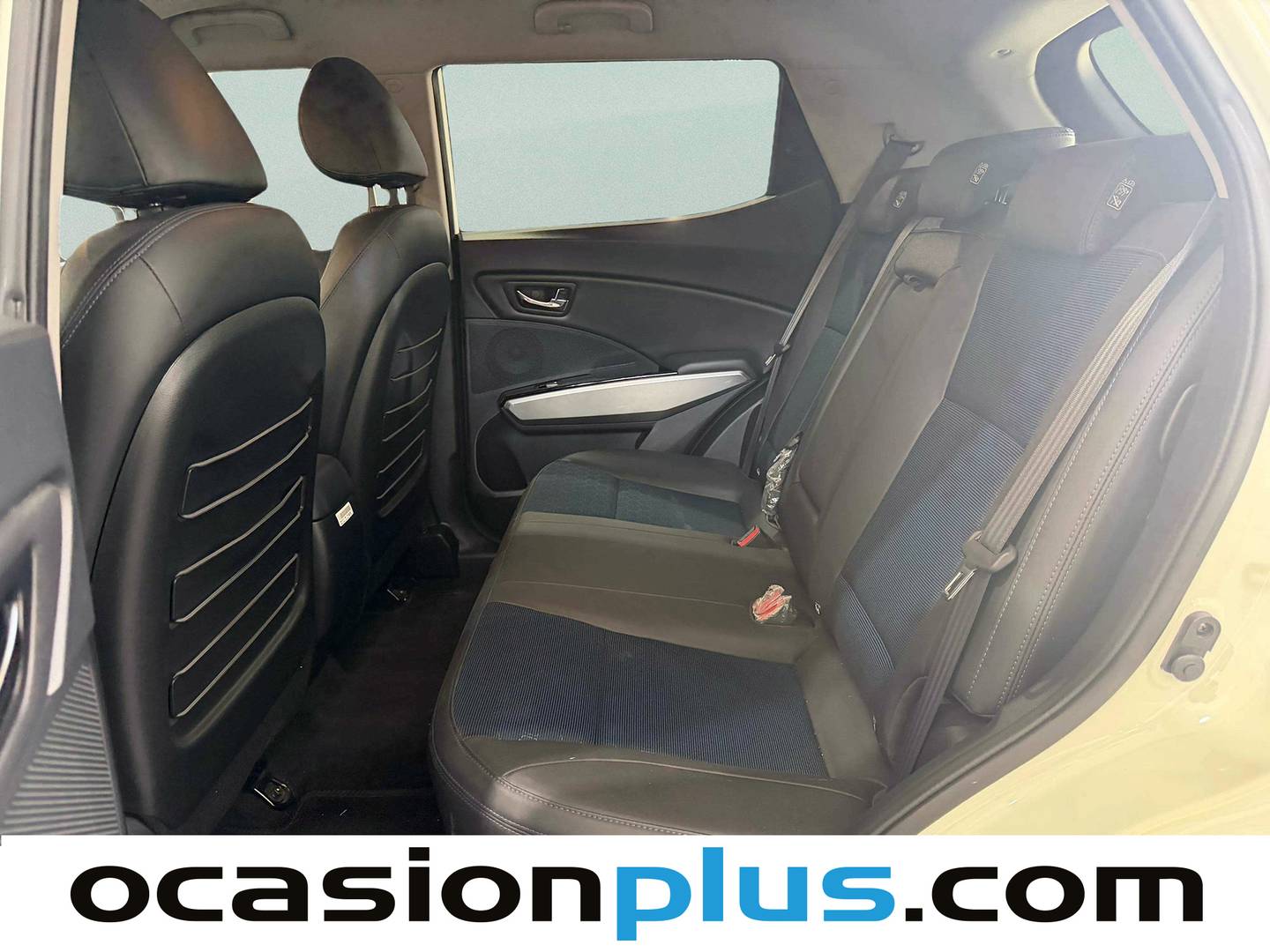 Foto asientos traseros SsangYong Tivoli SsangYong Tivoli D16T Limited 4x4 Auto (115 CV)