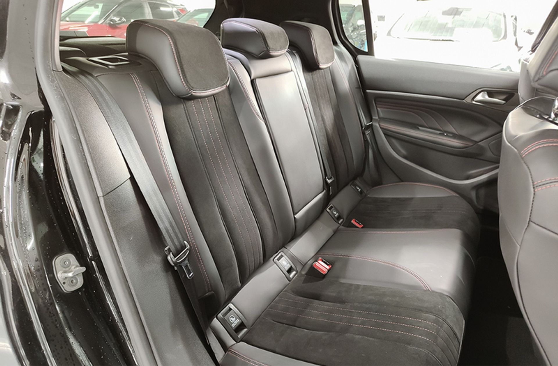 Peugeot 308 1.2 PureTech GT Line - foto 21