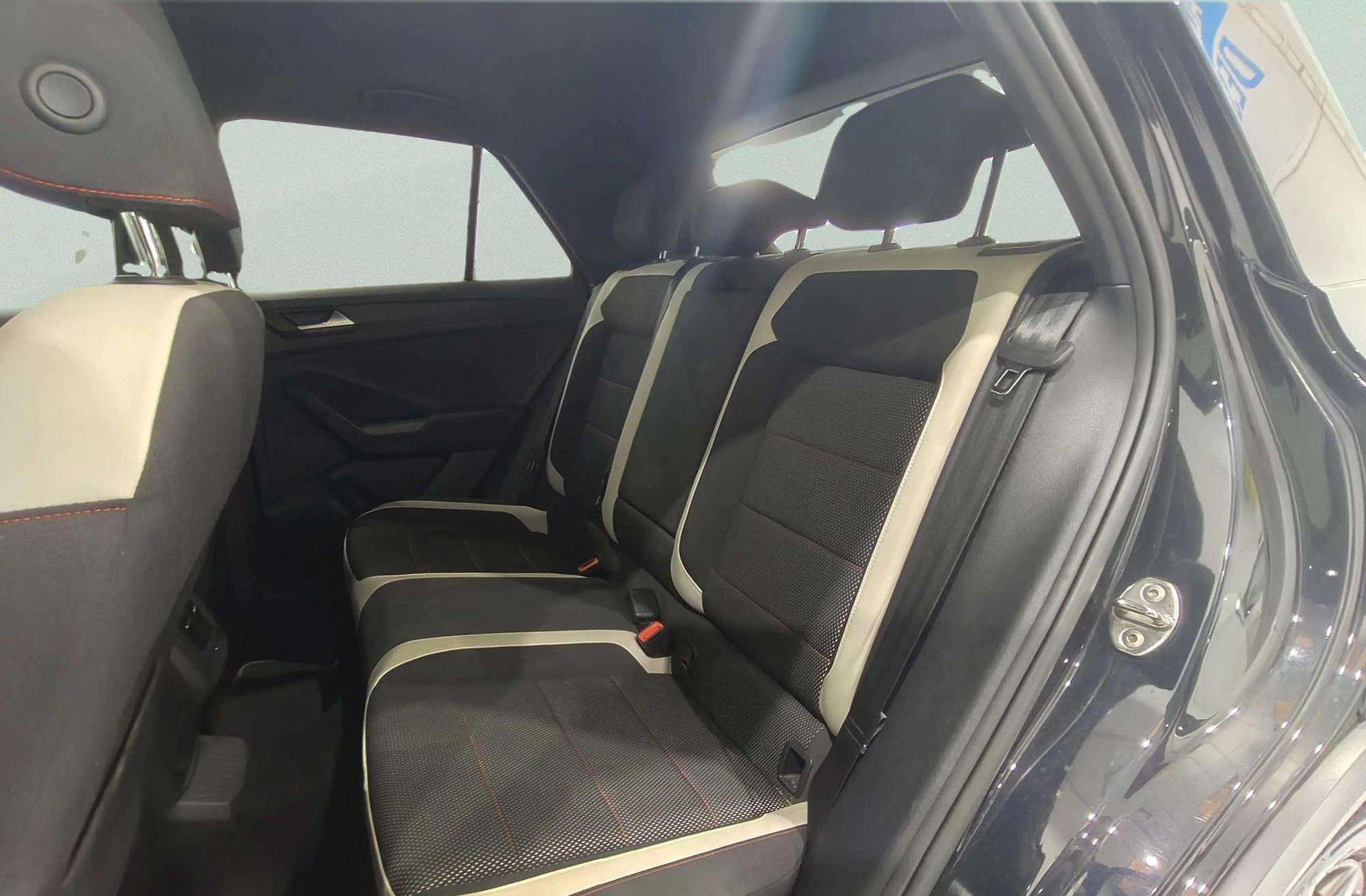 Volkswagen T-Roc Sport 1.5 TSI DSG - foto 14