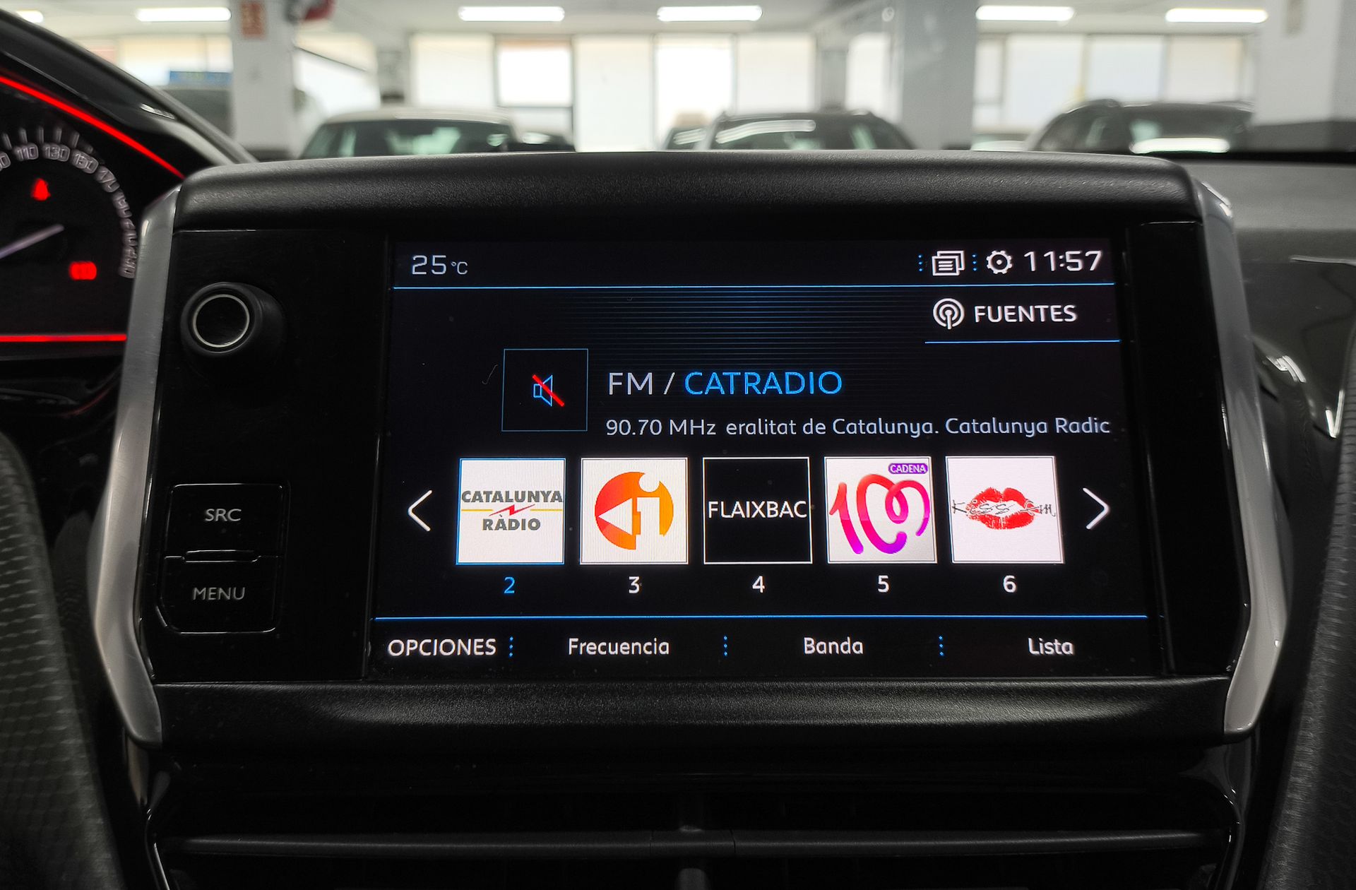 Peugeot 2008 PureTech 110 GT Line - foto 31