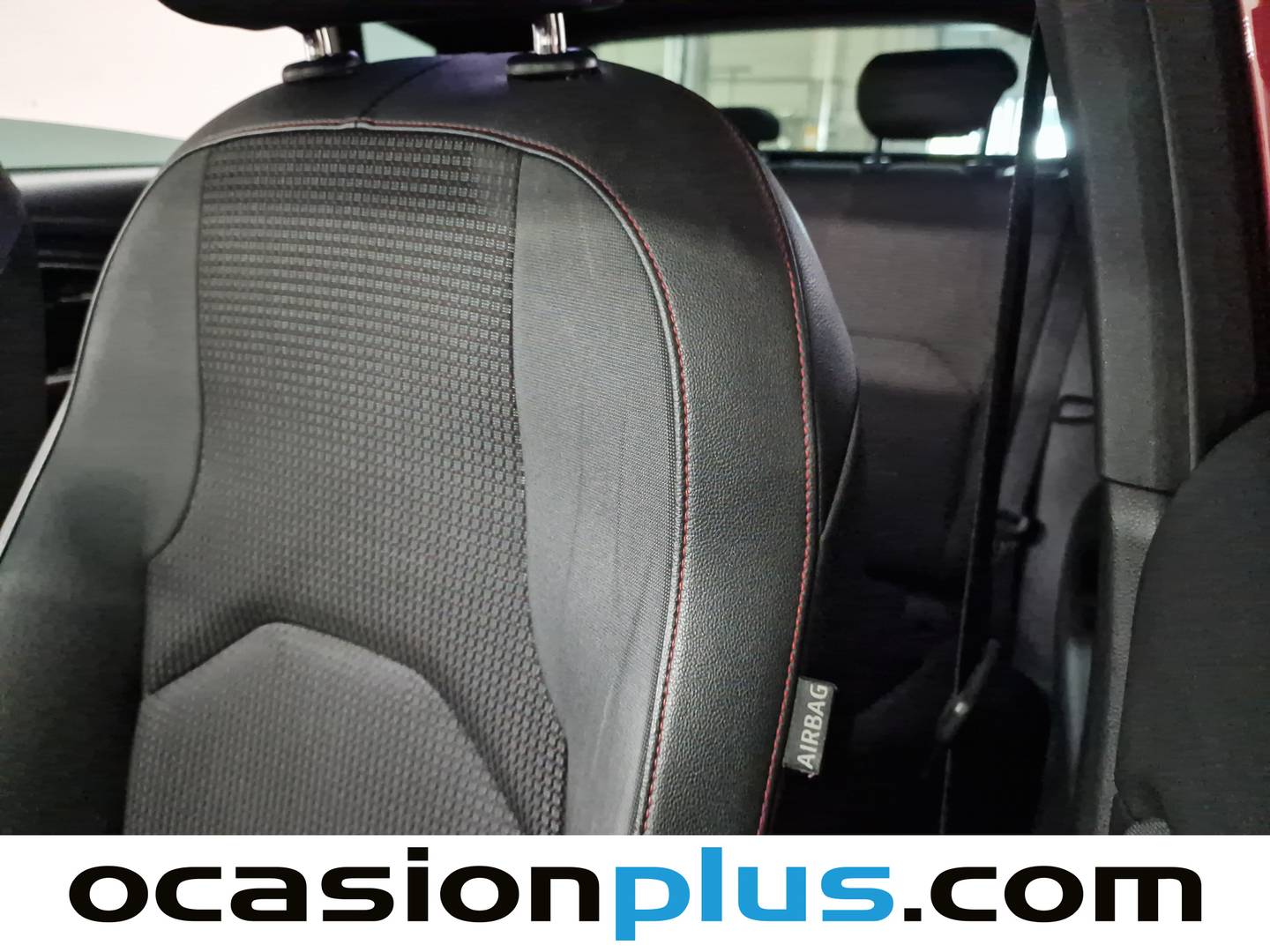 Equipamiento del Seat León Seat León 2.0 TDI S&S FR DSG (150 CV)