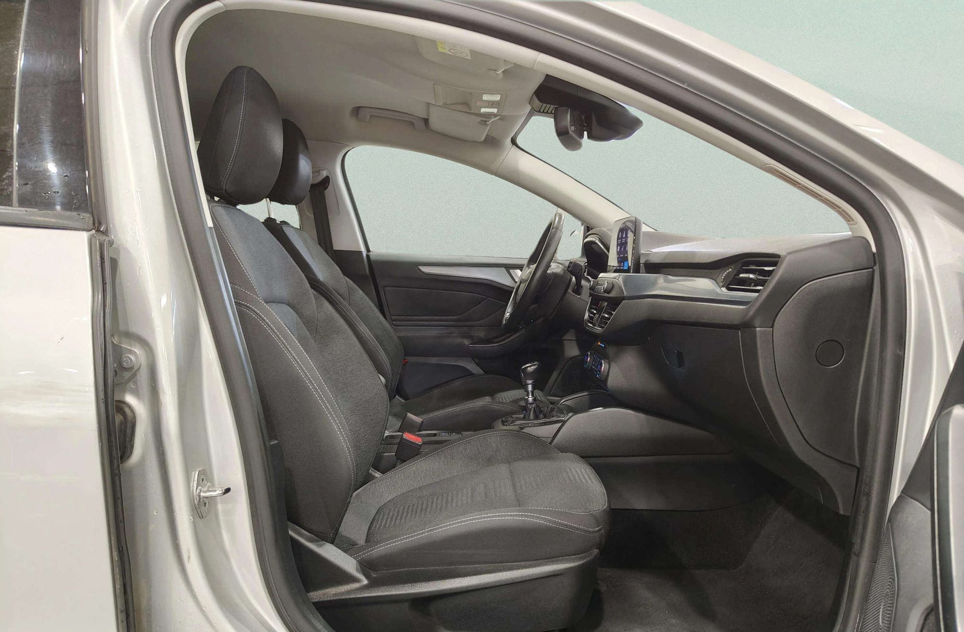 Ford Focus 1.0 EcoBoost Active - foto 19