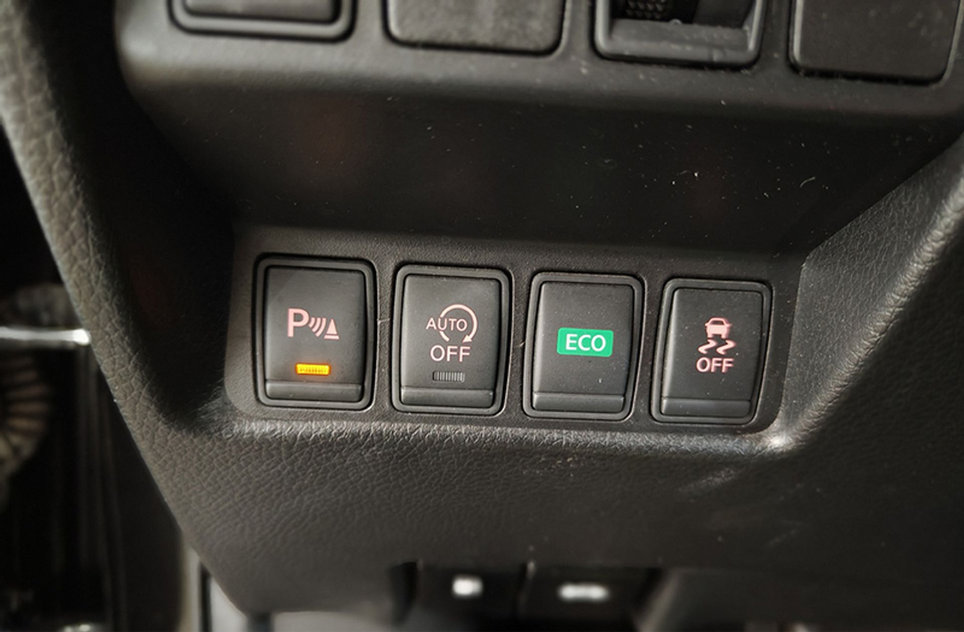 Nissan Qashqai 1.6 dCi N-Connecta 4x2 XTronic - foto 15