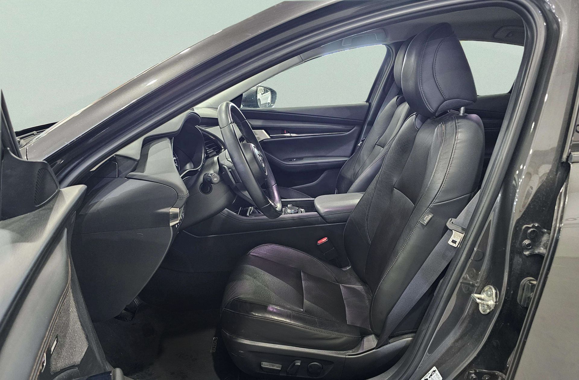 Mazda Mazda3 2.0 Sedan Skyactiv-G Zenith Safety Black - foto 13