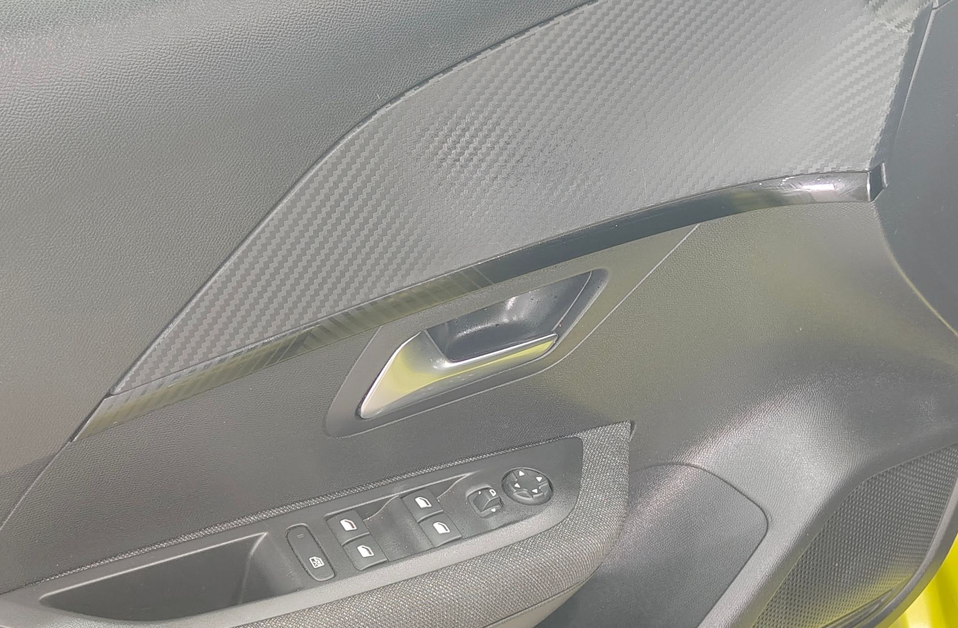 Peugeot 208 Style Hybrid 110 eDCS6 - foto 33