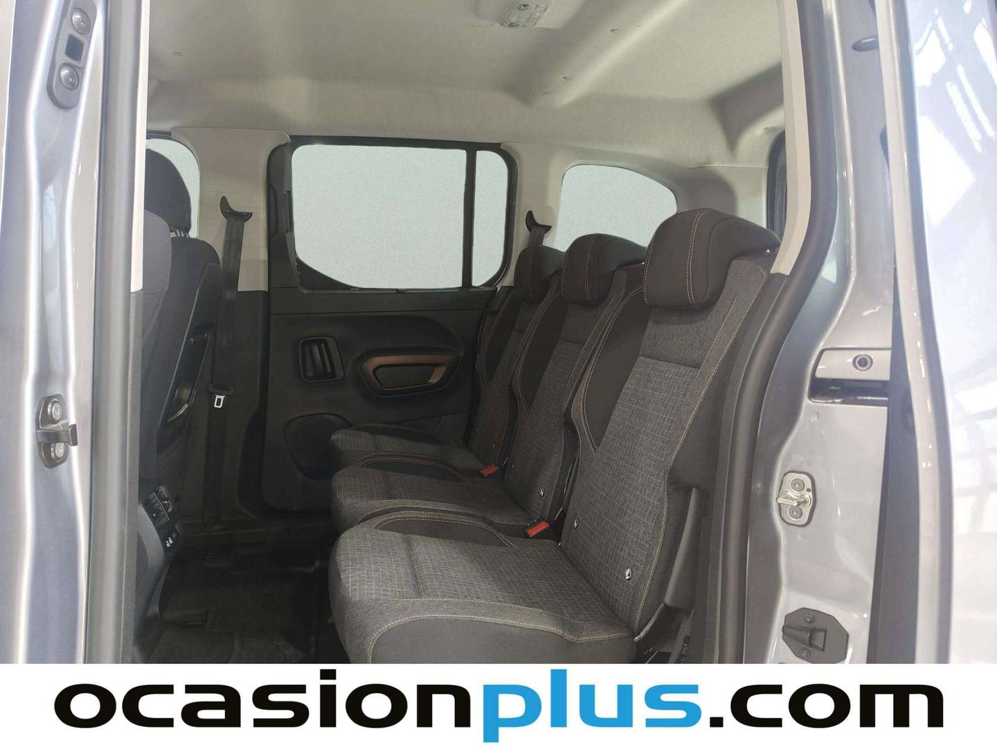 Foto asientos traseros Peugeot e-Rifter Peugeot e-Rifter GT Standard (136 CV)