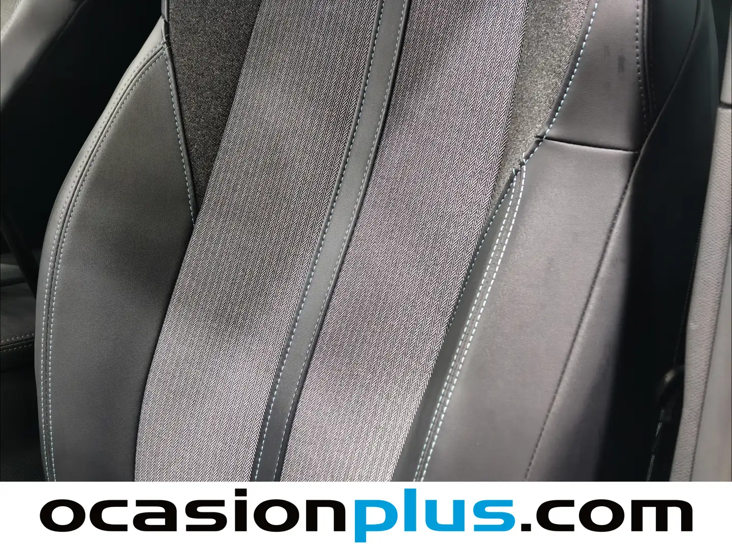 Foto Peugeot 3008 Hybrid Peugeot 3008 Hybrid 300 Allure Pack e-EAT8 (300 CV)