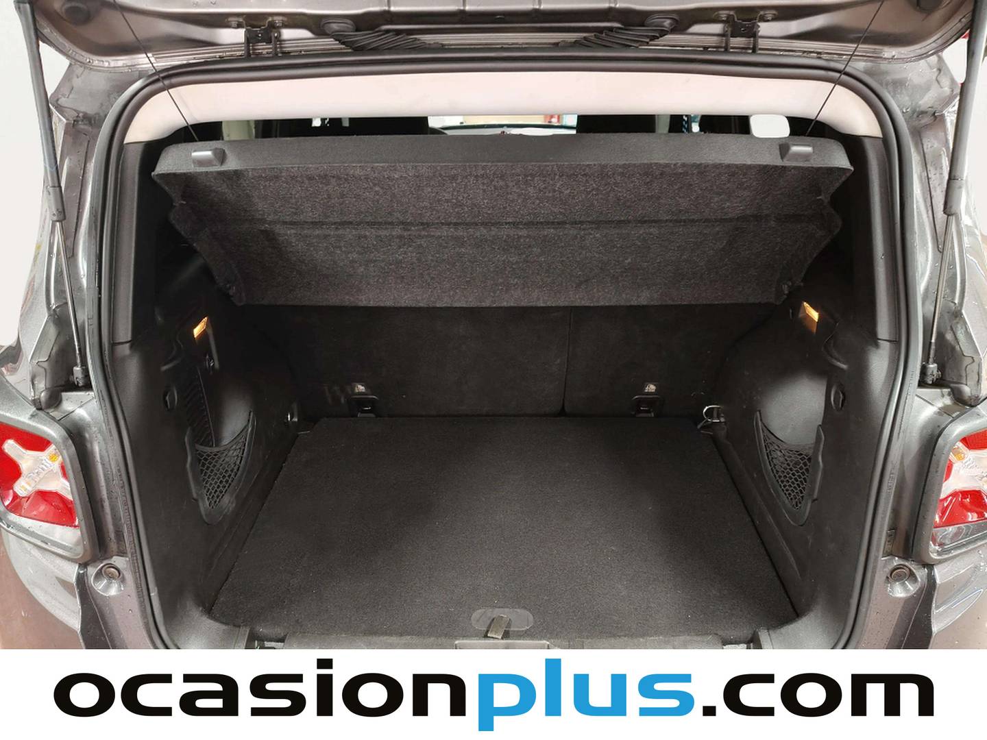 Fotos maletero Jeep Renegade Jeep Renegade 1.6 Multijet Dawn of Justice 4x2  (120 CV)