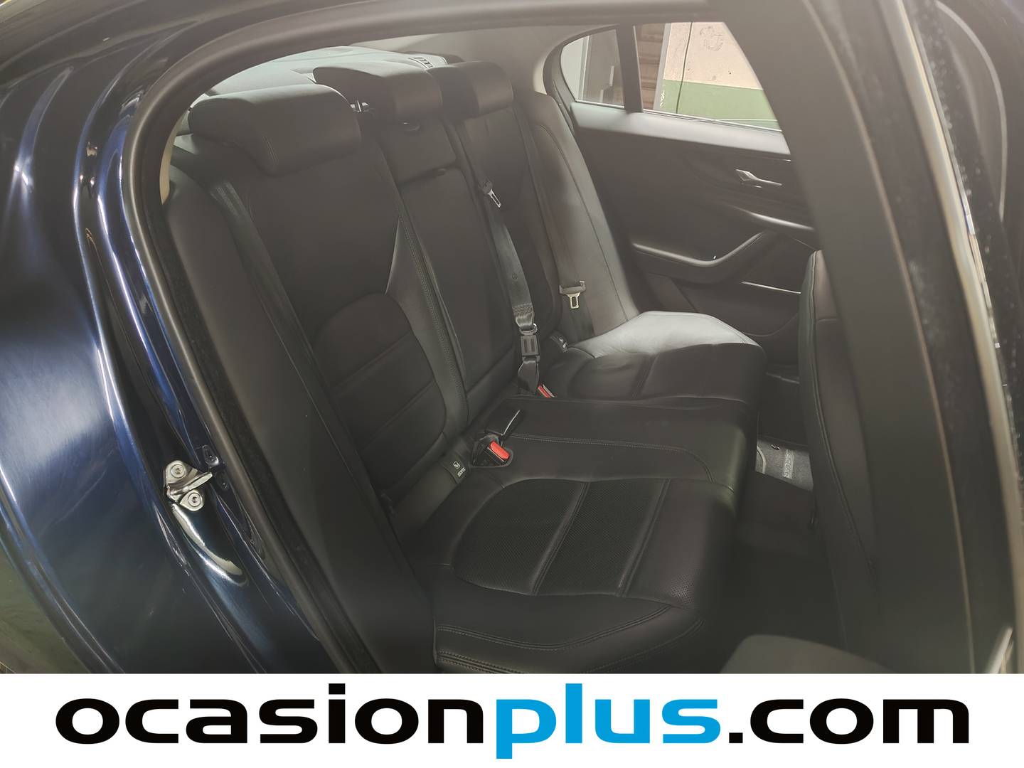 Foto asientos traseros Jaguar XE Jaguar XE 2.0 I4 SE RWD Auto (180 CV)