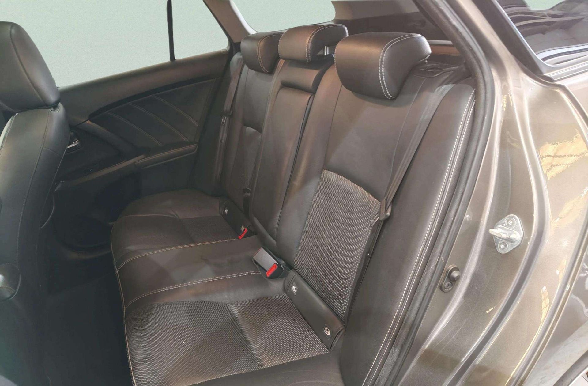Toyota Avensis 150D Touring Sports Executive TS - foto 13