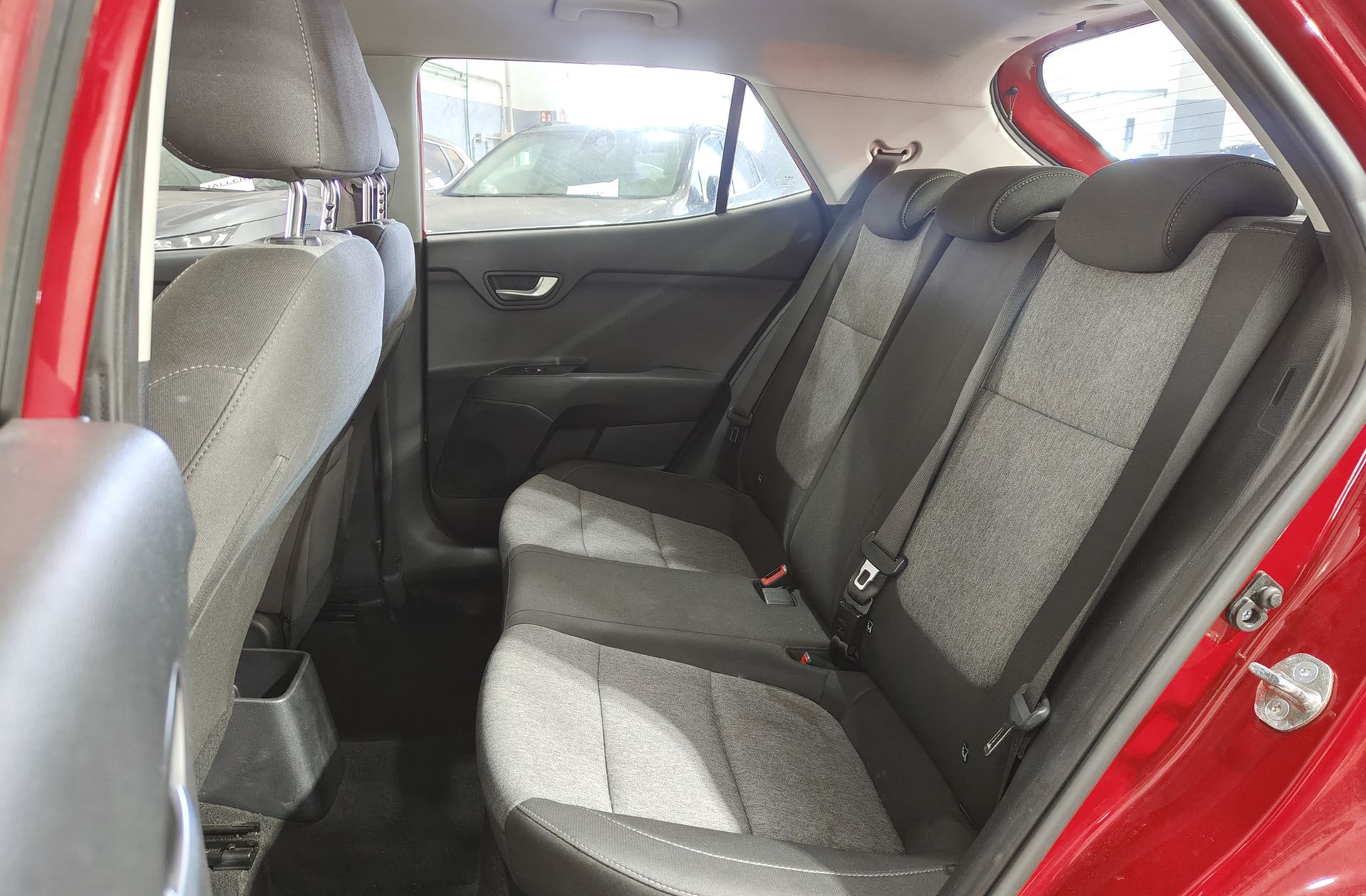 Kia Stonic 1.0 T-GDi Concept - foto 11
