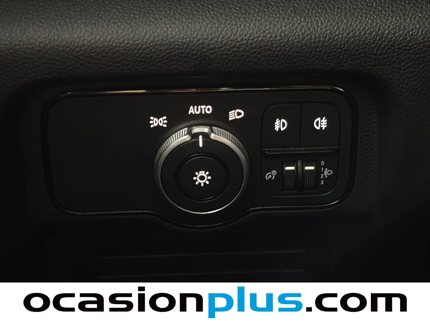 Equipamiento del Mercedes Citan Mercedes Citan Combi 110 CDI Tourer Base (95 CV)